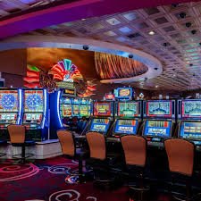 cm8 slot mobile app interface showing Liga 1 fixture and live casino lobby